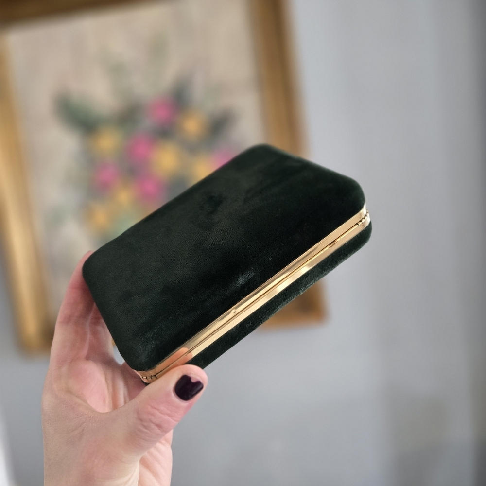 Green Velvet Hinged Travel Jewelry Box With Mirror - Picture 4 of 5